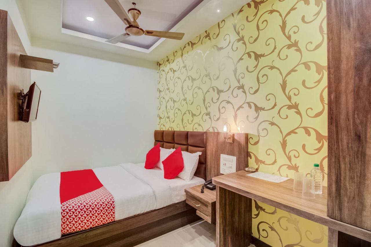 Oyo 42009 Hotel A One Suite Mumbai Bagian luar foto
