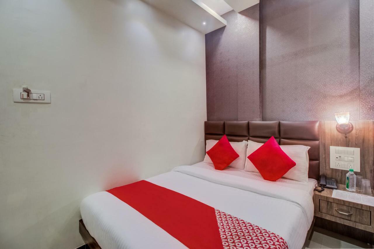 Oyo 42009 Hotel A One Suite Mumbai Bagian luar foto