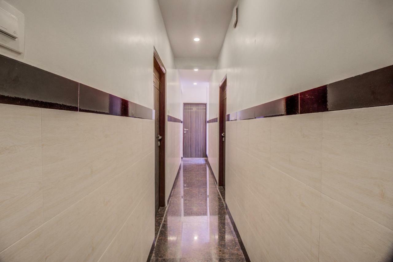 Oyo 42009 Hotel A One Suite Mumbai Bagian luar foto